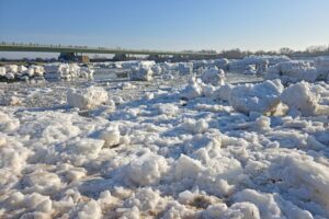 geesthacht-staustufe-eisbildung-packeis-gtv